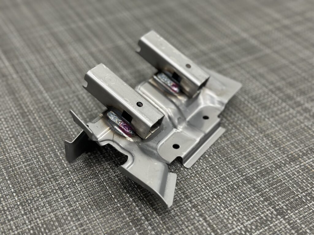 シート構成部品 (アーク溶接組付部品)